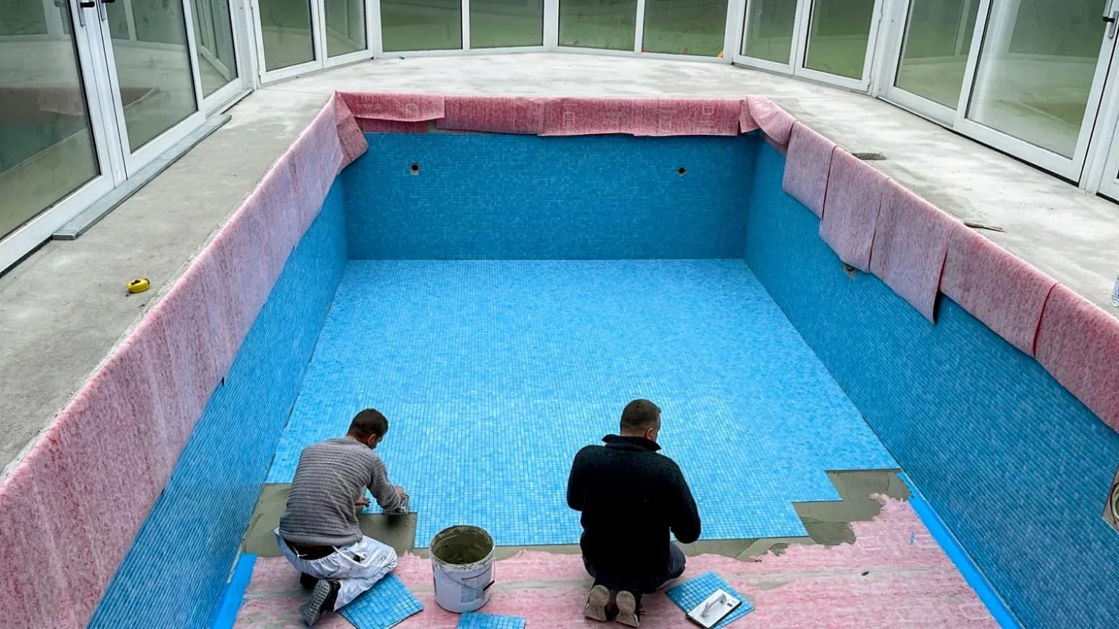 Pool-Neugestaltung mit Mosaikfliesen — Bild 2