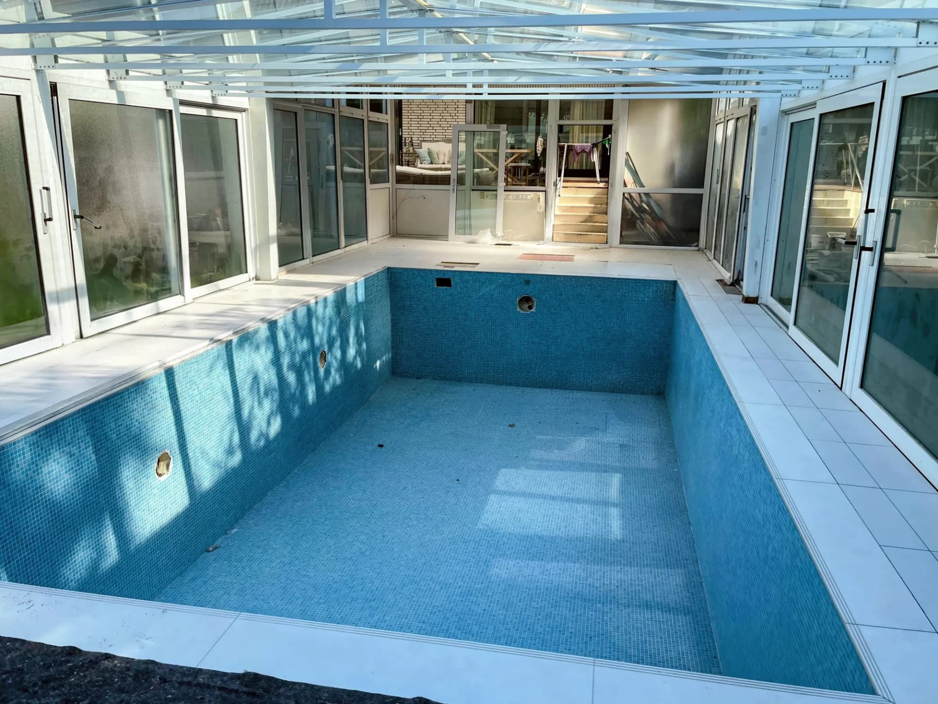 Pool-Neugestaltung mit Mosaikfliesen — Bild 3